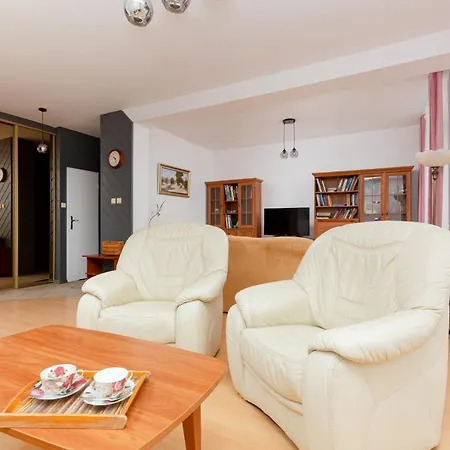 Lejlighed Duplex Near The Airport By Renters