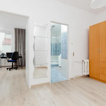 Lejlighed Duplex Near The Airport By Renters Warszawa