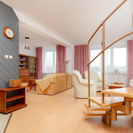 Lejlighed Duplex Near The Airport By Renters *