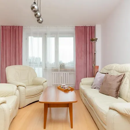 Lägenhet Duplex Near The Airport By Renters *