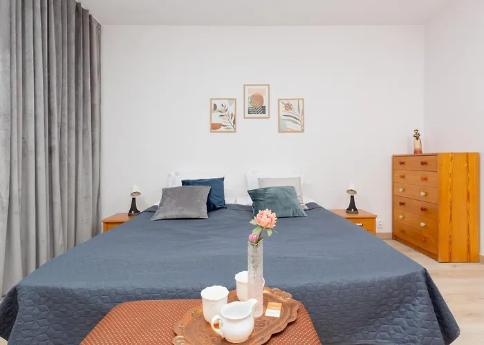 Duplex Near The Airport By Renters アパート *