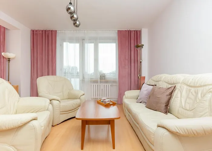 アパート Duplex Near The Airport By Renters *