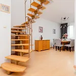 Duplex Near The Airport By Renters *