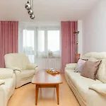 Apartment Duplex Near The Airport By Renters *