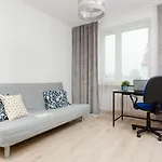 Apartment Duplex Near The Airport By Renters *