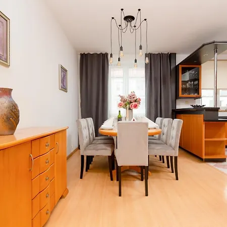 Duplex Near The Airport By Renters * Warschau